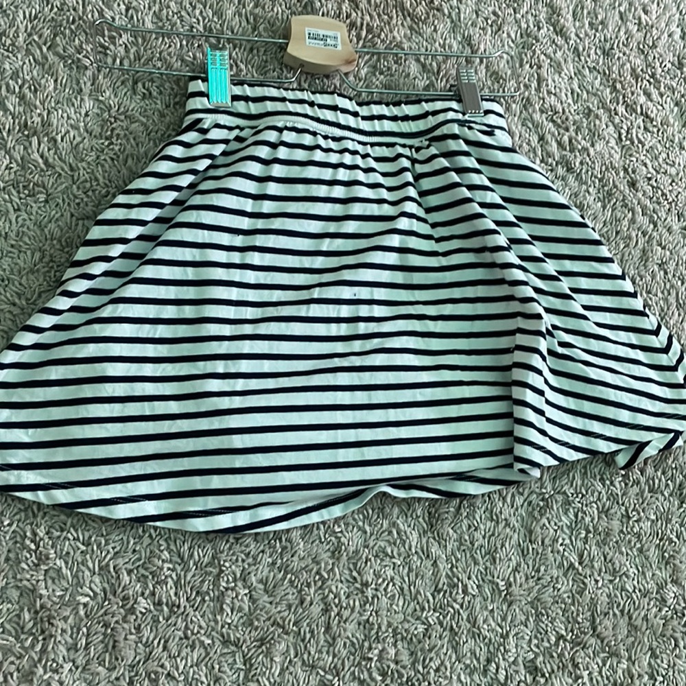 A kids cute barely worn skirt
